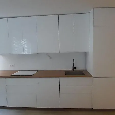 80 M2 14 - 3 Bedrooms - Air Conditioning